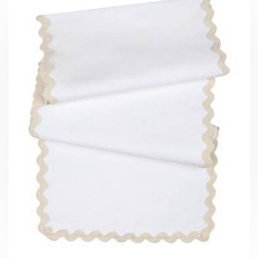 NEW Bullseye’s Playground White w/Natural Scalloped Edging